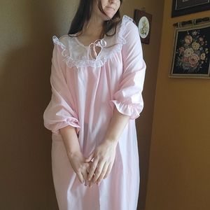 Vintage Honors Nightgown